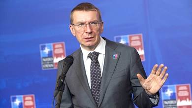​"إدغار.. لا شأن لك بالحسناوات".. زاخاروفا ترد بسخرية على وزير خارجية لاتفيا